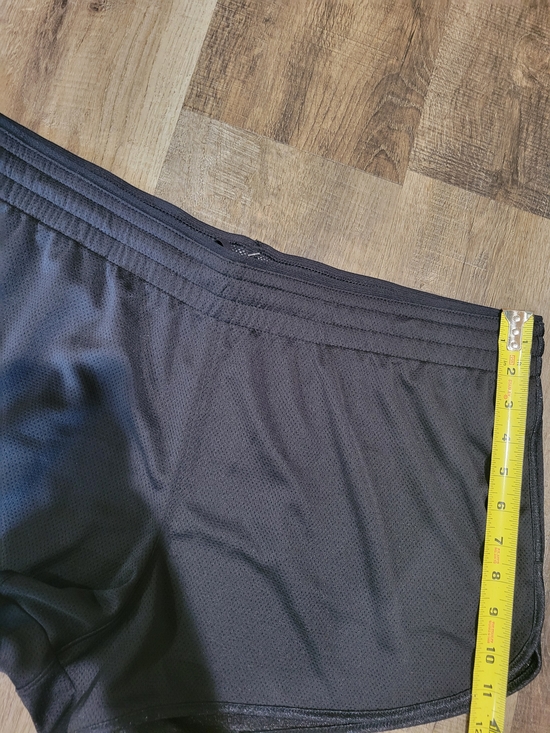 Under Armour Women's Black Mesh Running Shorts - Picture 11 of 13